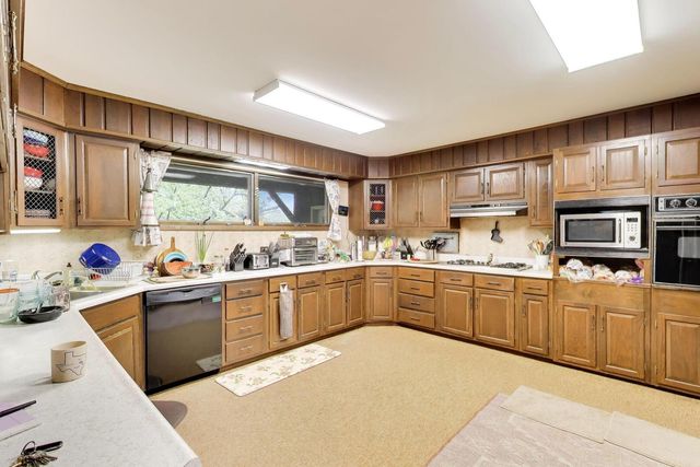 27125 N Williams Park Road, Wauconda, IL 60084