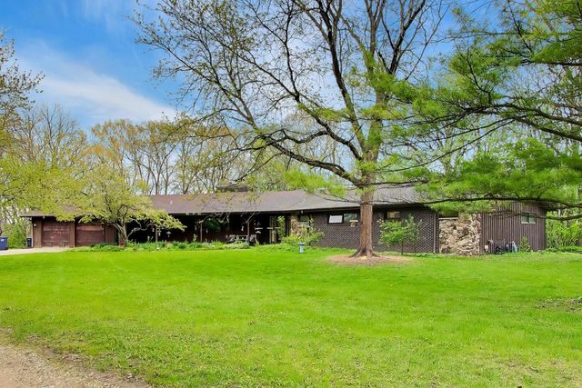 27125 N Williams Park Road, Wauconda, IL 60084