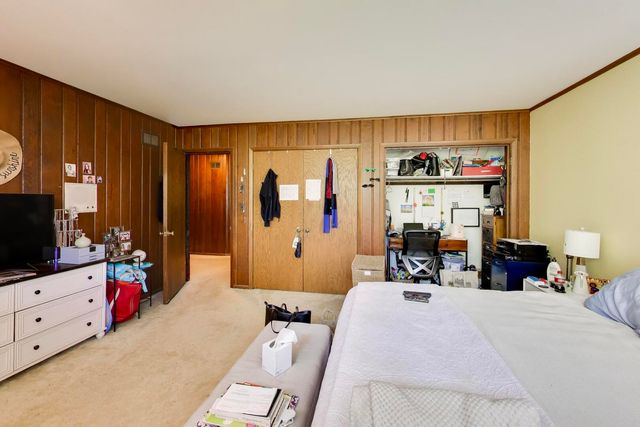 27125 N Williams Park Road, Wauconda, IL 60084