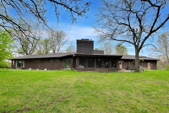 27125 N Williams Park Road, Wauconda, IL 60084
