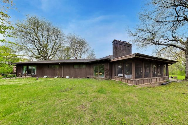27125 N Williams Park Road, Wauconda, IL 60084