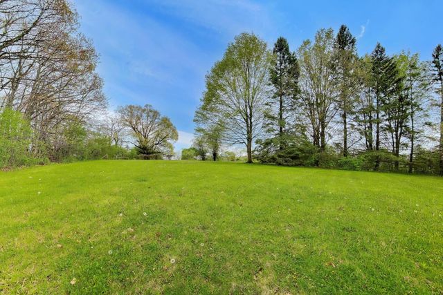 27125 N Williams Park Road, Wauconda, IL 60084
