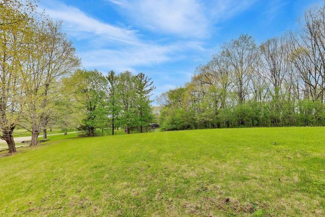 27125 N Williams Park Road, Wauconda, IL 60084