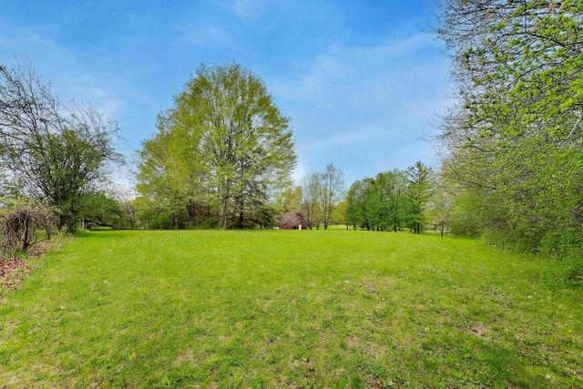 27125 N Williams Park Road, Wauconda, IL 60084