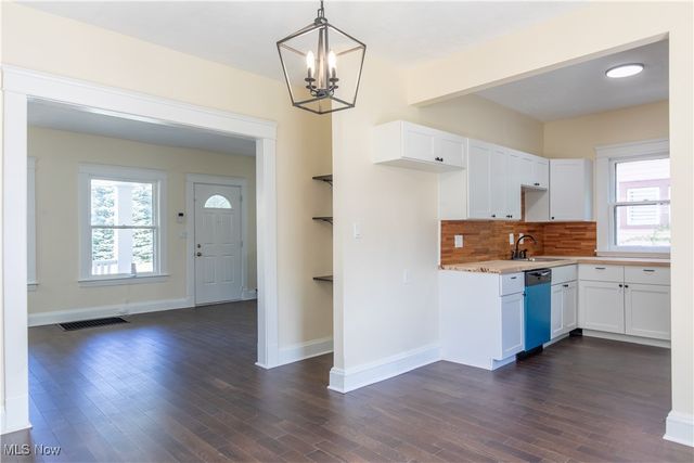 9800 Parmelee Avenue, Cleveland, OH 44108