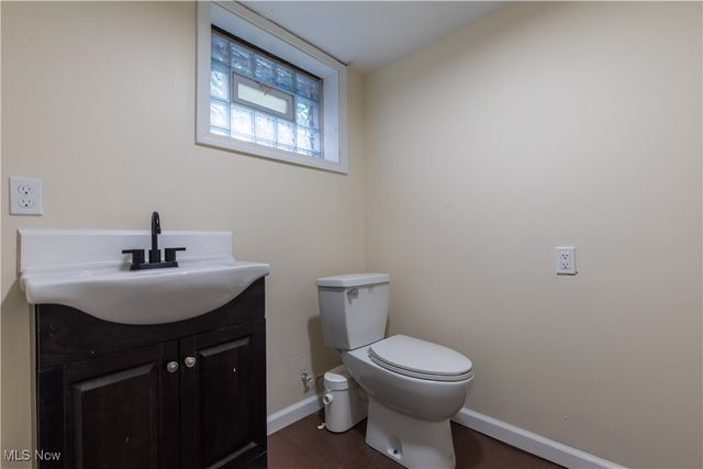 9800 Parmelee Avenue, Cleveland, OH 44108