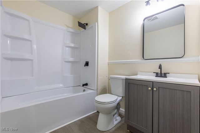 9800 Parmelee Avenue, Cleveland, OH 44108