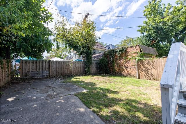 9800 Parmelee Avenue, Cleveland, OH 44108