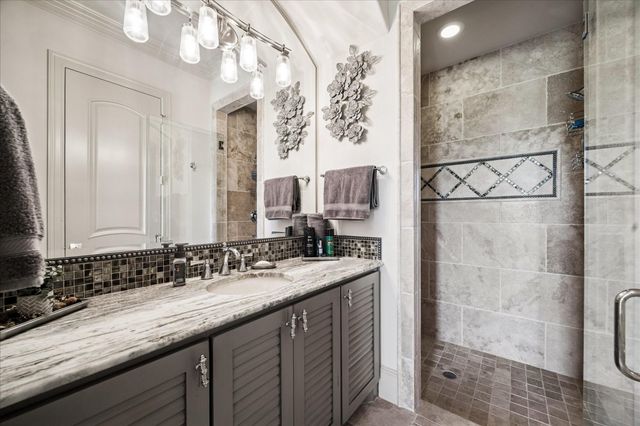 7 Haven Shore Lane, Sugar Land, TX 77479