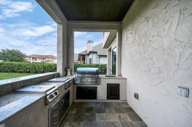 7 Haven Shore Lane, Sugar Land, TX 77479