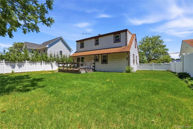 1090 South Drive, Merrick, NY 11566