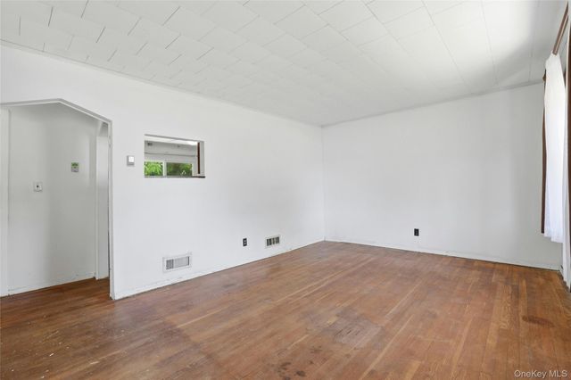 1090 South Drive, Merrick, NY 11566