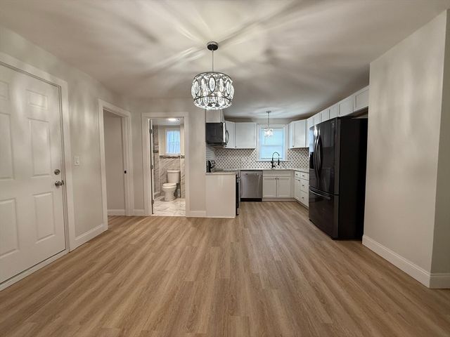 273 Purchase St, New Bedford, MA 02740