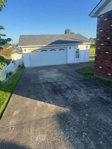 83 Sunset Drive, Milton, WV 25541