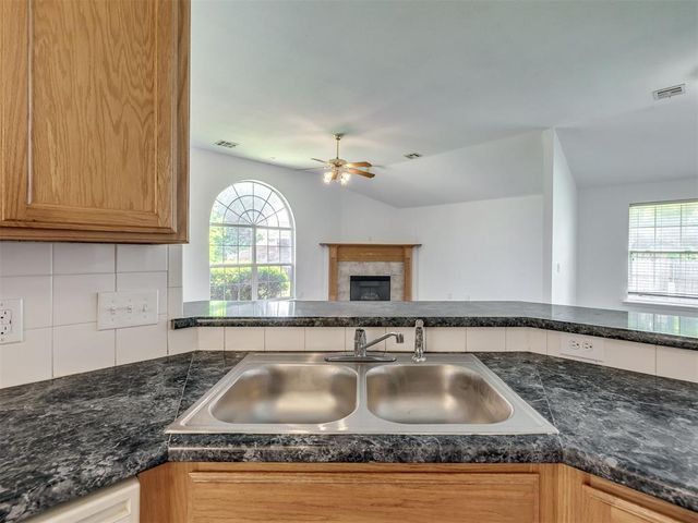 1600 Hazelwood Drive, Norman, OK 73071