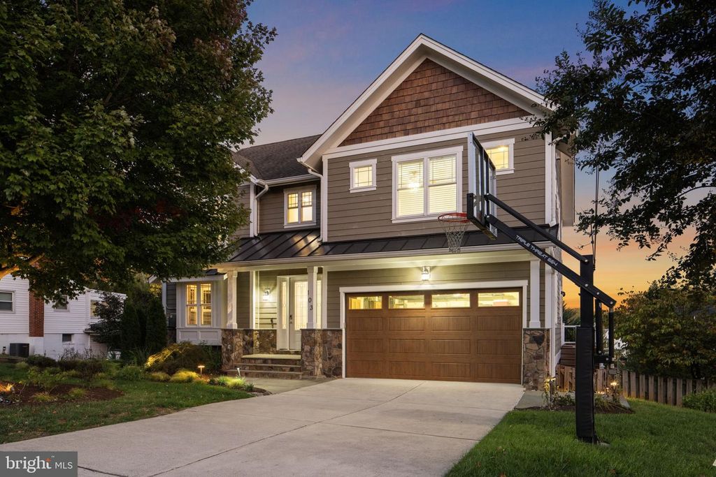 103 MOORE AVE SE, Vienna, VA 22180