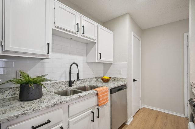 18333 Roehampton Drive 128, Dallas, TX 75252