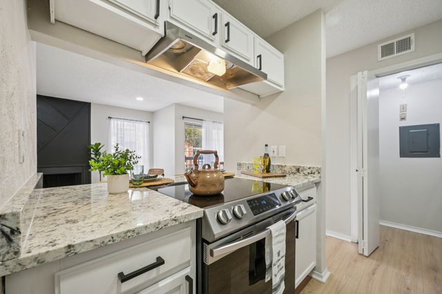 18333 Roehampton Drive 128, Dallas, TX 75252