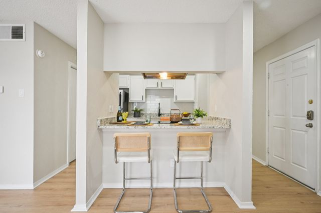 18333 Roehampton Drive 128, Dallas, TX 75252