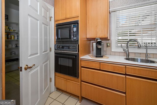 160 Victoria Drive, Fayetteville, GA 30214