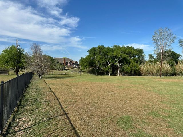 205 Morningside CIR, Hutto, TX 78634