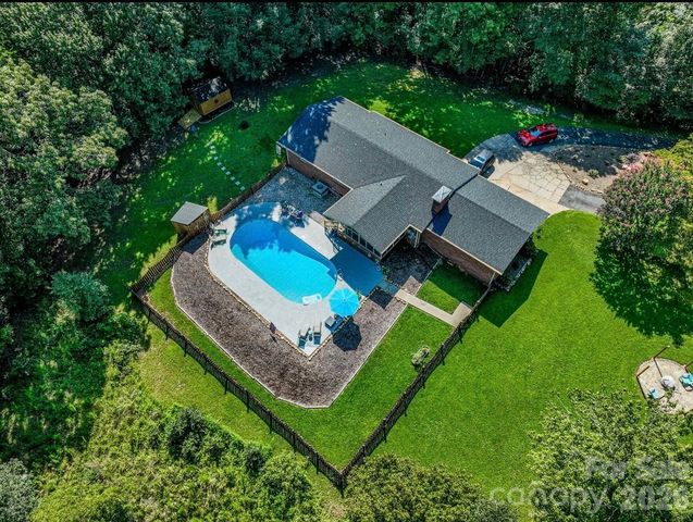 150 Revonda Drive, Nebo, NC 28761