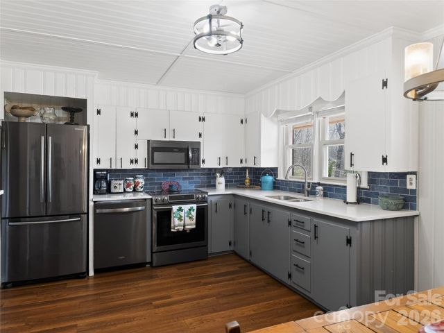 150 Revonda Drive, Nebo, NC 28761