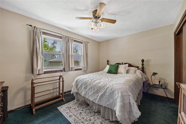 1721 Woodside Court NW, Cedar Rapids, IA 52405