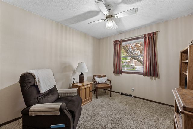 1721 Woodside Court NW, Cedar Rapids, IA 52405