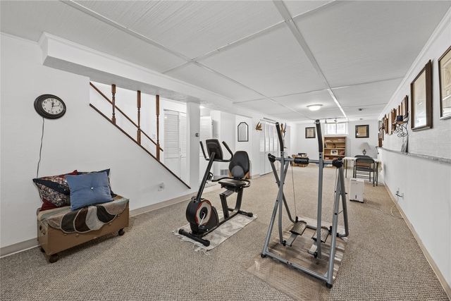 1721 Woodside Court NW, Cedar Rapids, IA 52405