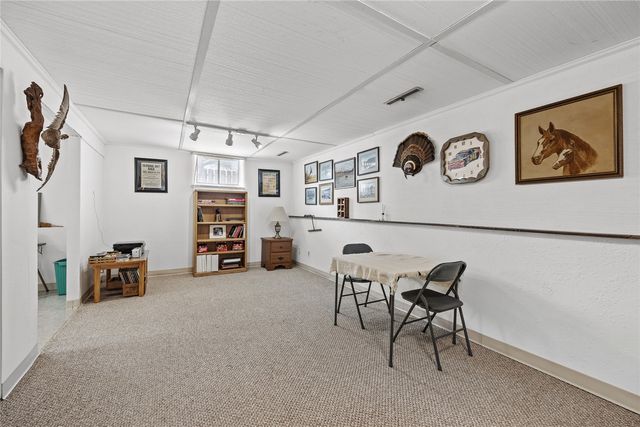 1721 Woodside Court NW, Cedar Rapids, IA 52405