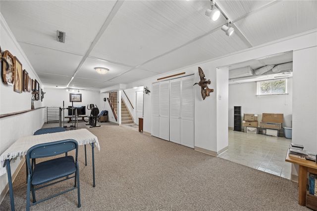 1721 Woodside Court NW, Cedar Rapids, IA 52405