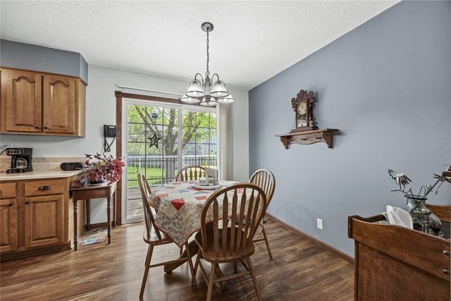 1721 Woodside Court NW, Cedar Rapids, IA 52405