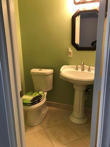 1030 W Flame Vine Avenue 13-B, Delray Beach, FL 33445