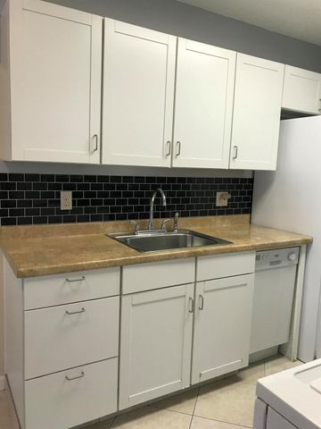 1030 W Flame Vine Avenue 13-B, Delray Beach, FL 33445