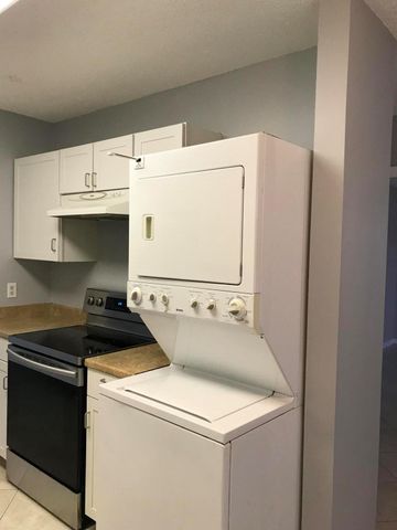 1030 W Flame Vine Avenue 13-B, Delray Beach, FL 33445