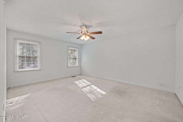 122 Saint Andrews Circle, New Bern, NC 28562