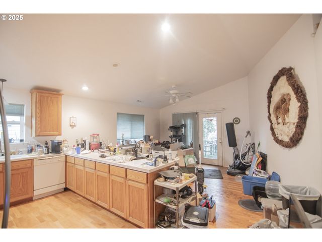 1405 VIEW Ct, Brookings, OR 97415