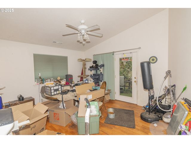 1405 VIEW Ct, Brookings, OR 97415