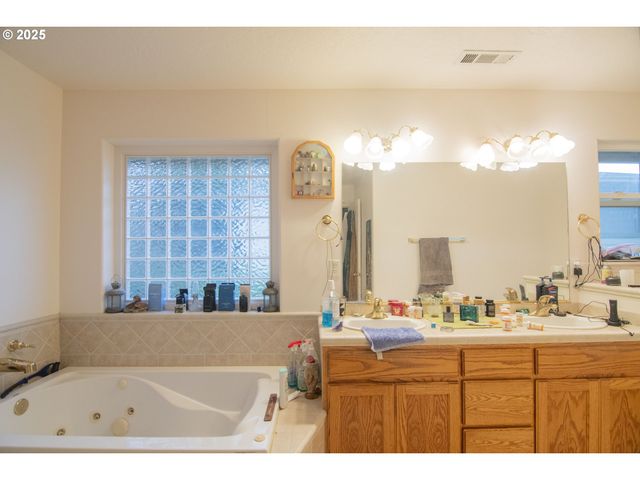 1405 VIEW Ct, Brookings, OR 97415