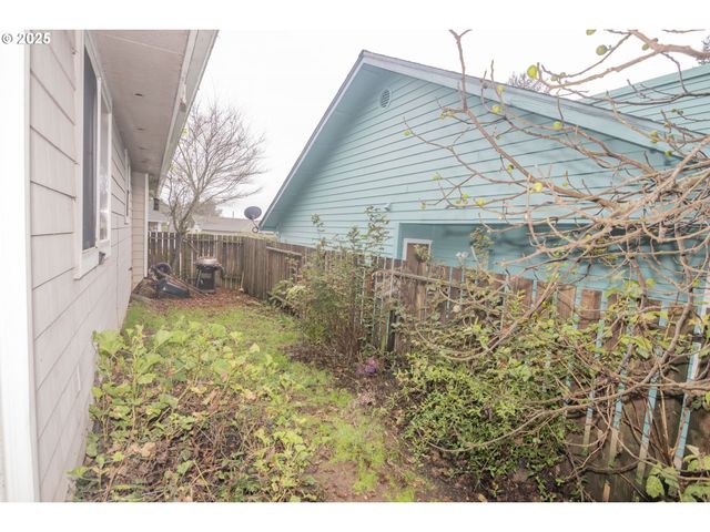 1405 VIEW Ct, Brookings, OR 97415