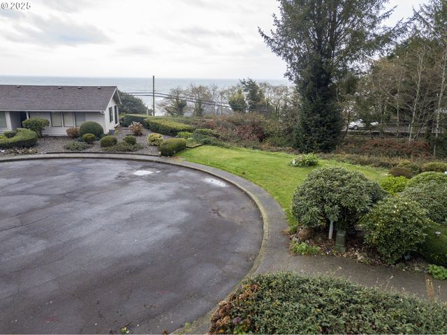 1405 VIEW Ct, Brookings, OR 97415