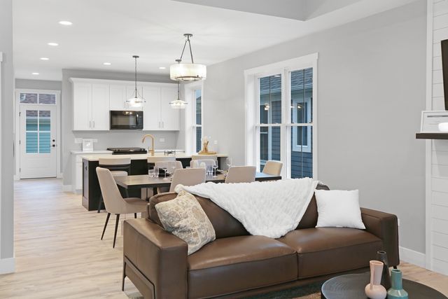 5 Willow Way, Ottawa, IL 61350