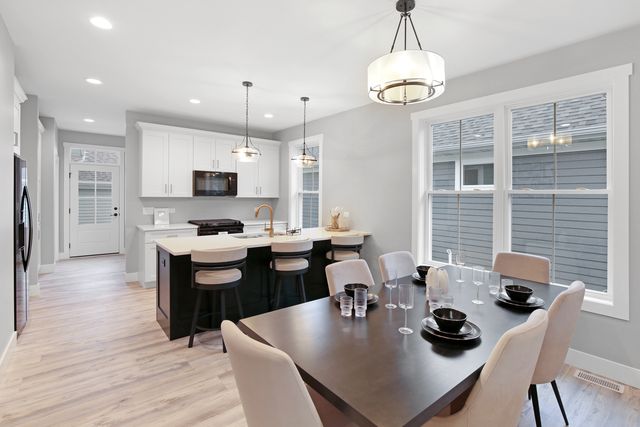 5 Willow Way, Ottawa, IL 61350