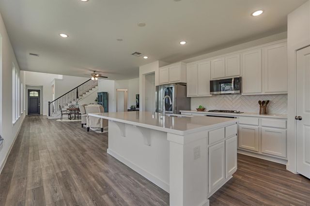 27129 Ivorywood Drive, Magnolia, TX 77354