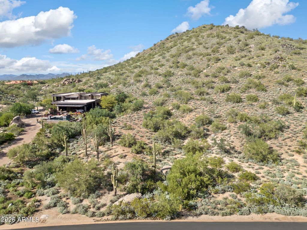 8300 E DIXILETA Drive 266, Scottsdale, AZ 85266