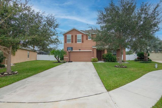 1615 Lexington Square SW, Vero Beach, FL 32962