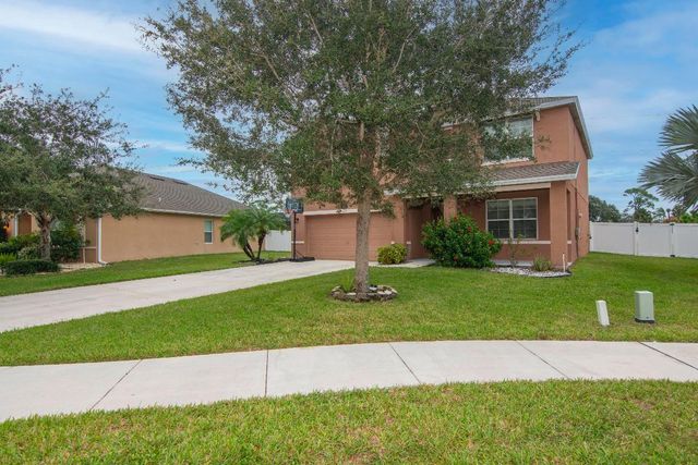 1615 Lexington Square SW, Vero Beach, FL 32962