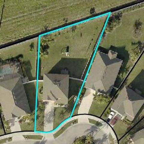 1615 Lexington Square SW, Vero Beach, FL 32962