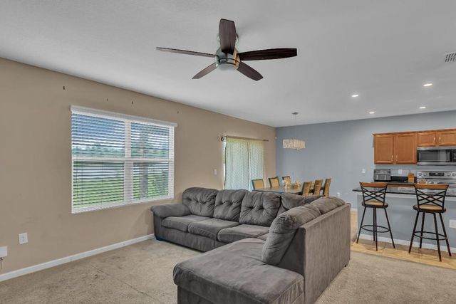 1615 Lexington Square SW, Vero Beach, FL 32962